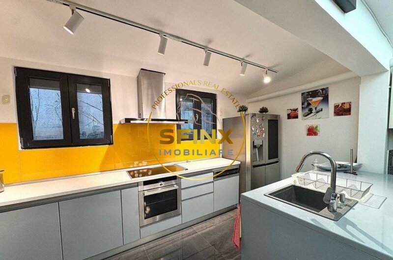 Decebal, de inchiriat apartament cu 2 camere si terasa.