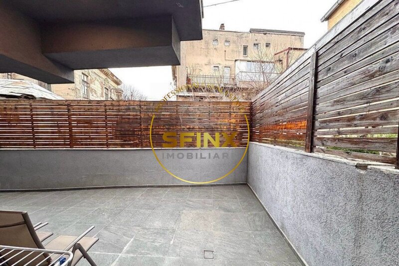 Decebal, de inchiriat apartament cu 2 camere si terasa.